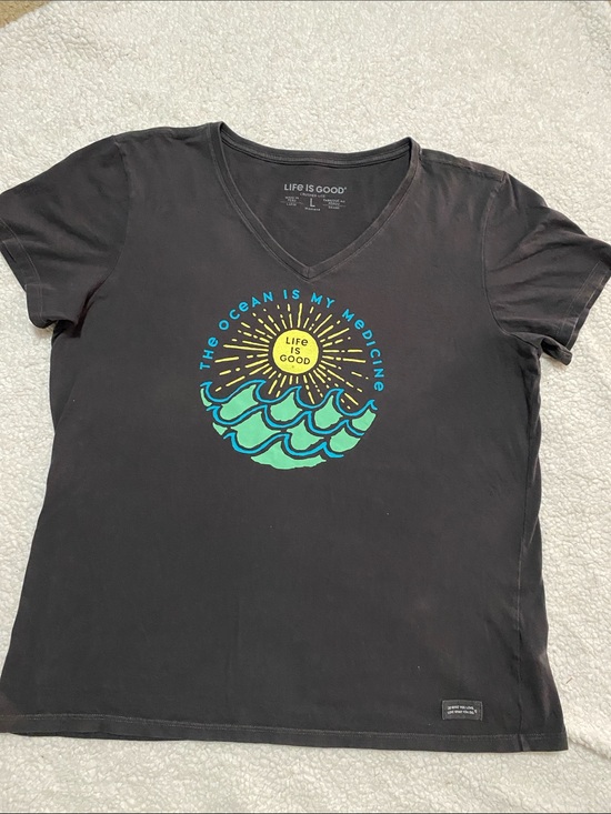 Life Is Good Tops - Life Is Good Black V-Neck Tee shirt “the ocean is my medicine” Sz large